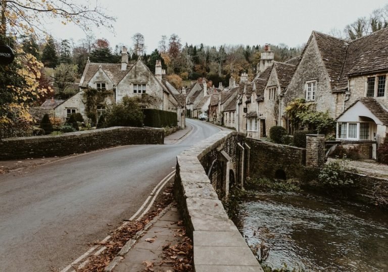 Cotswold Village castle Combe