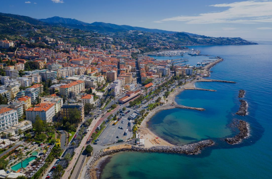 The Italian Border​​​​, menton